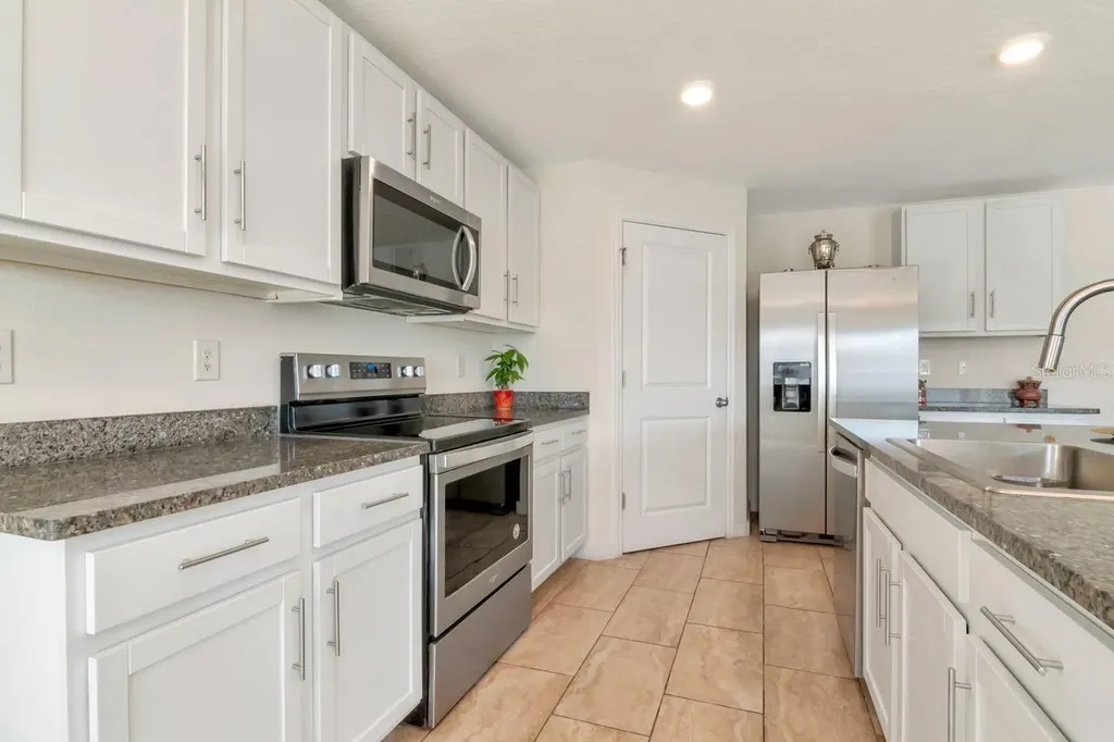 1103 Swaying Sawgrass Avenue Ruskin FL 33570