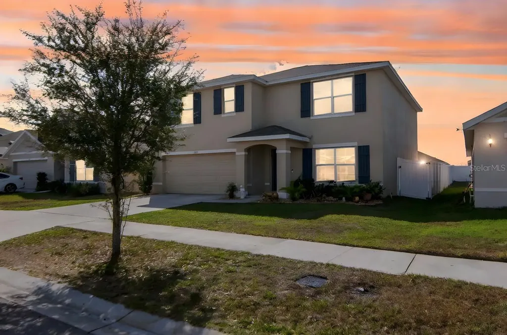 1103 Swaying Sawgrass Avenue Ruskin FL 33570