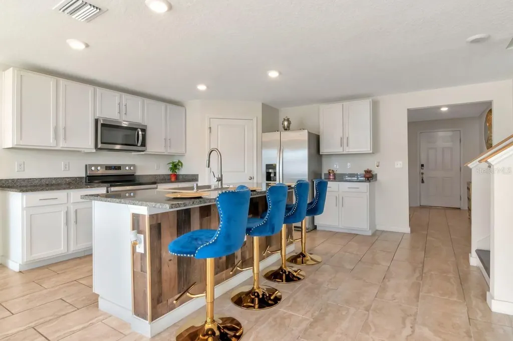 1103 Swaying Sawgrass Avenue Ruskin FL 33570