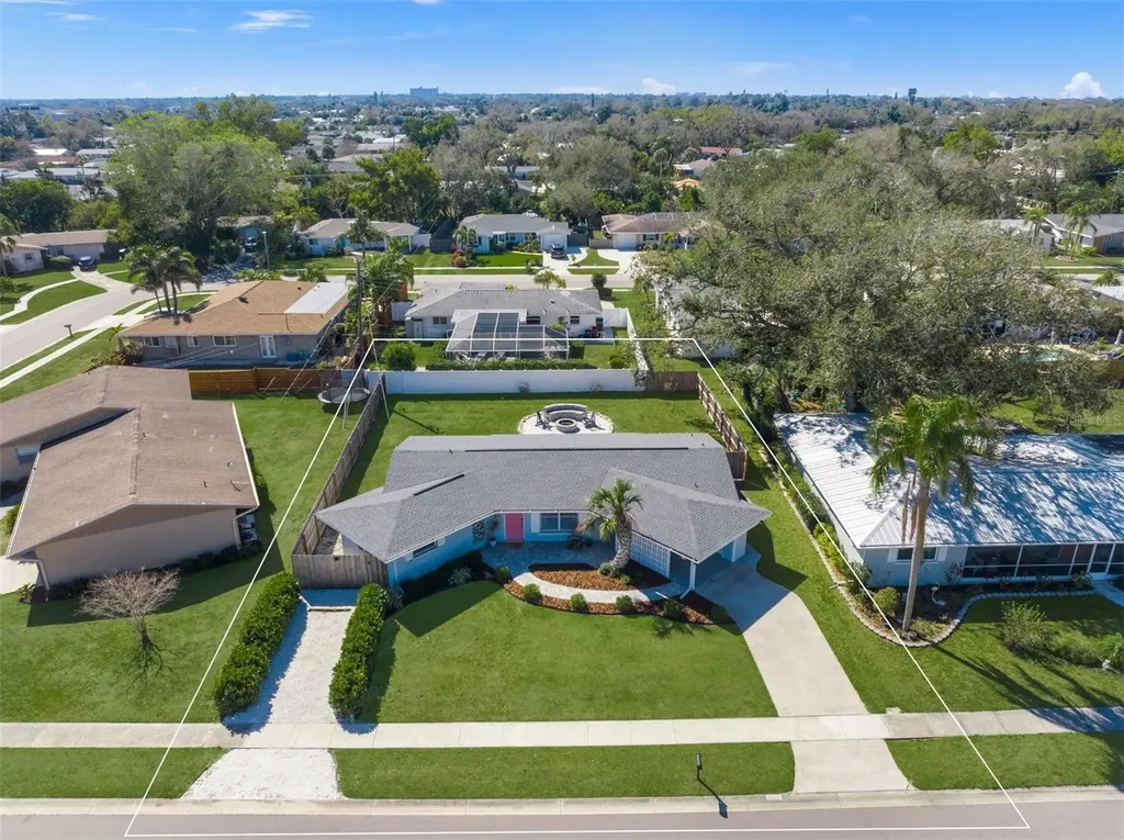 3165 Regatta Circle Sarasota FL 34231