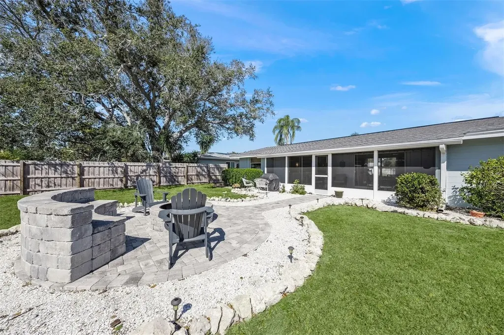 3165 Regatta Circle Sarasota FL 34231