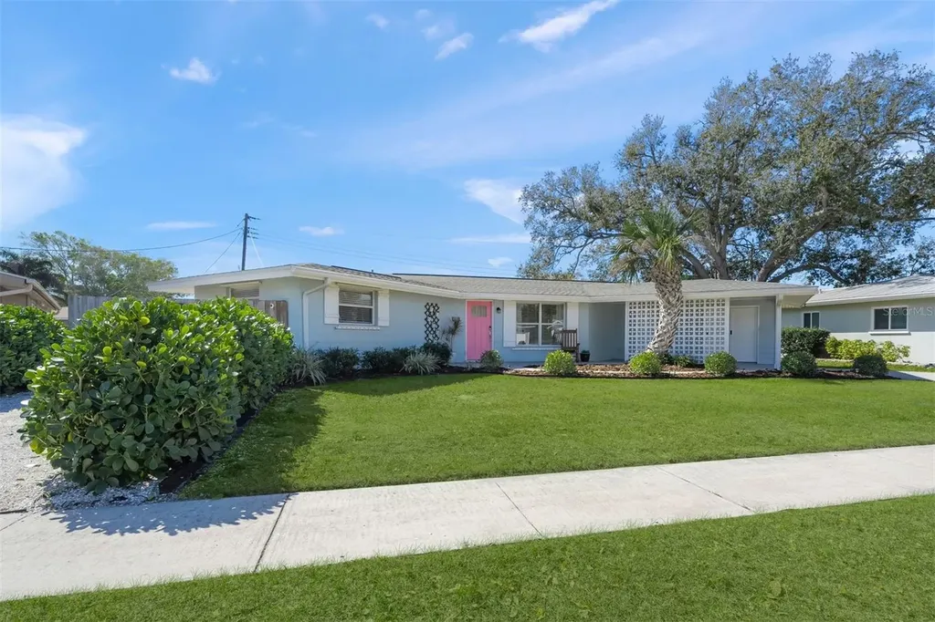 3165 Regatta Circle Sarasota FL 34231