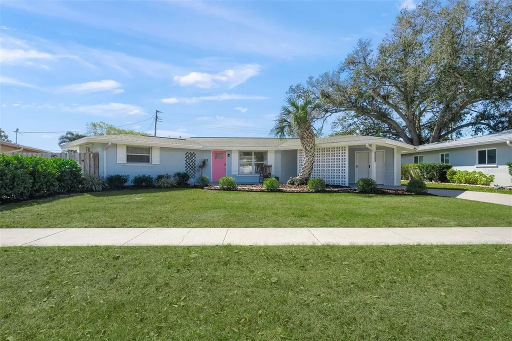 3165 Regatta Circle Sarasota FL 34231