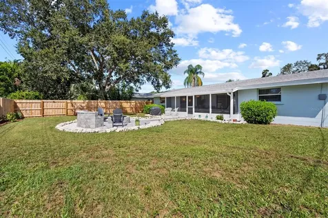 3165 Regatta Circle Sarasota FL 34231