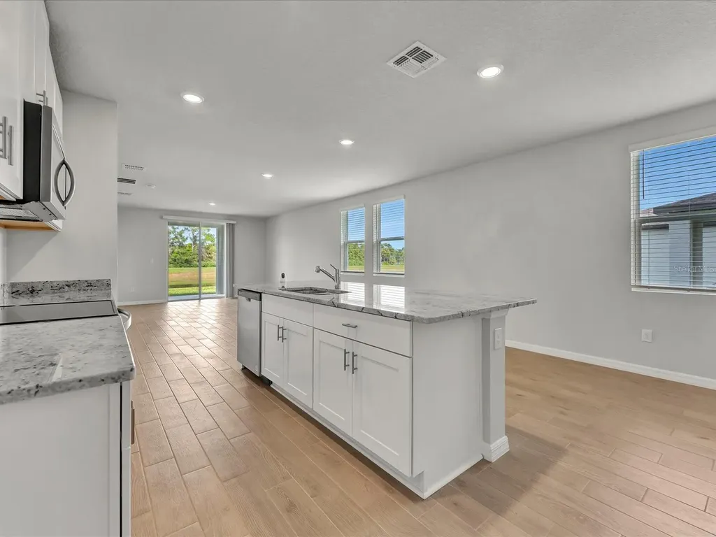 176 Whiteland Bend Nokomis FL 34275