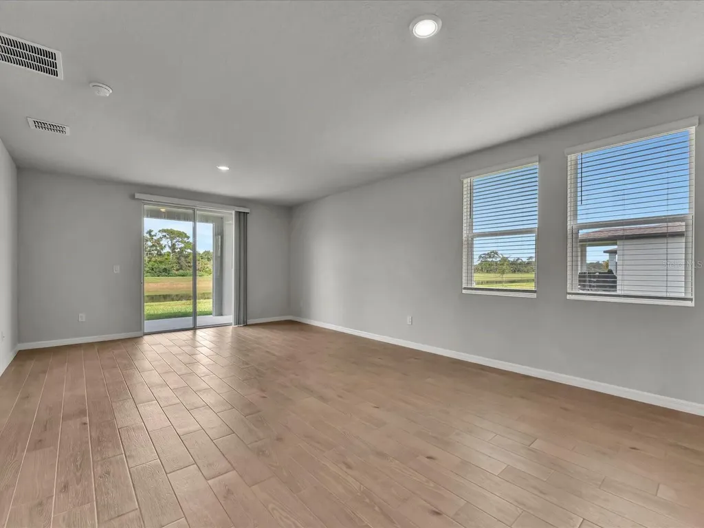 176 Whiteland Bend Nokomis FL 34275