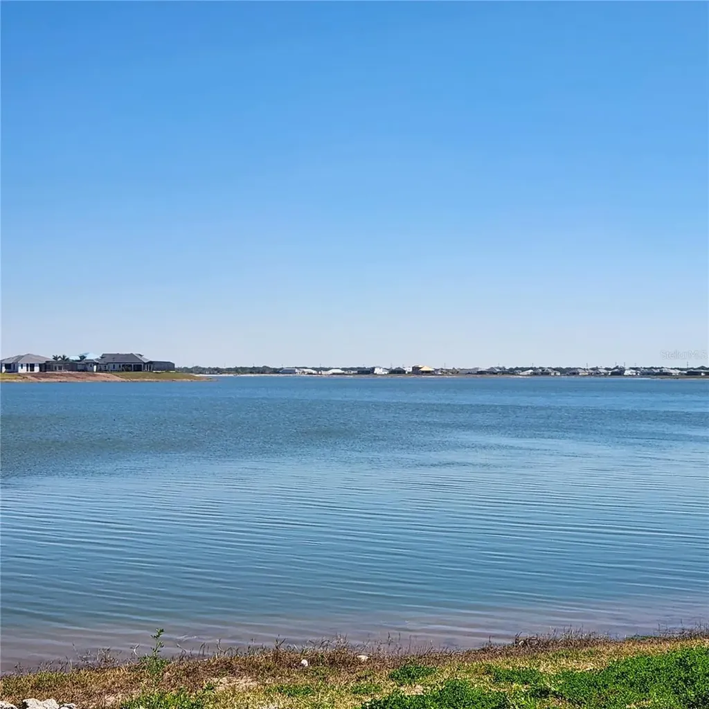 512 Blue Shell Loop Sarasota FL 34240
