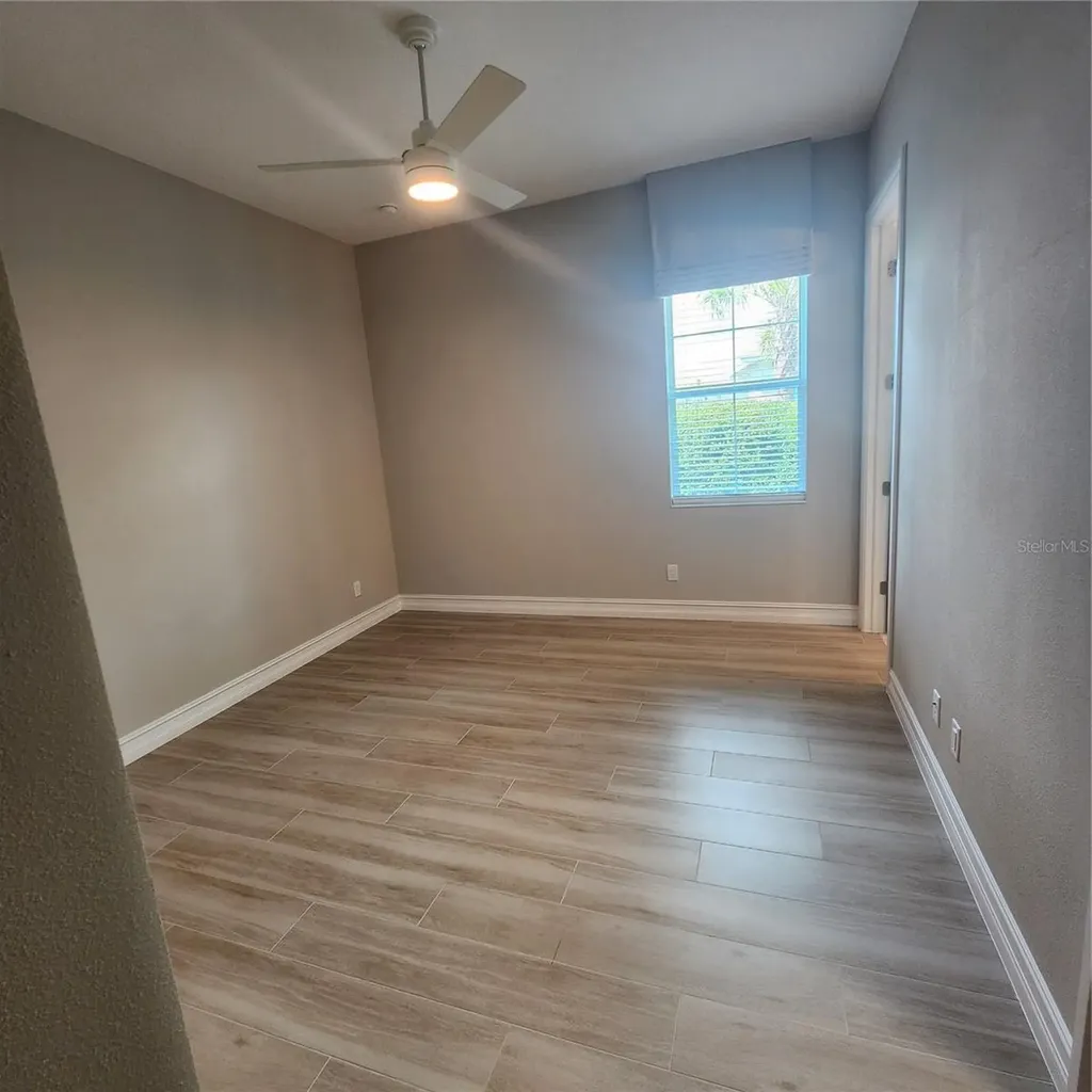 512 Blue Shell Loop Sarasota FL 34240
