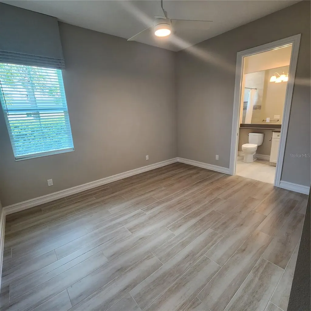 512 Blue Shell Loop Sarasota FL 34240