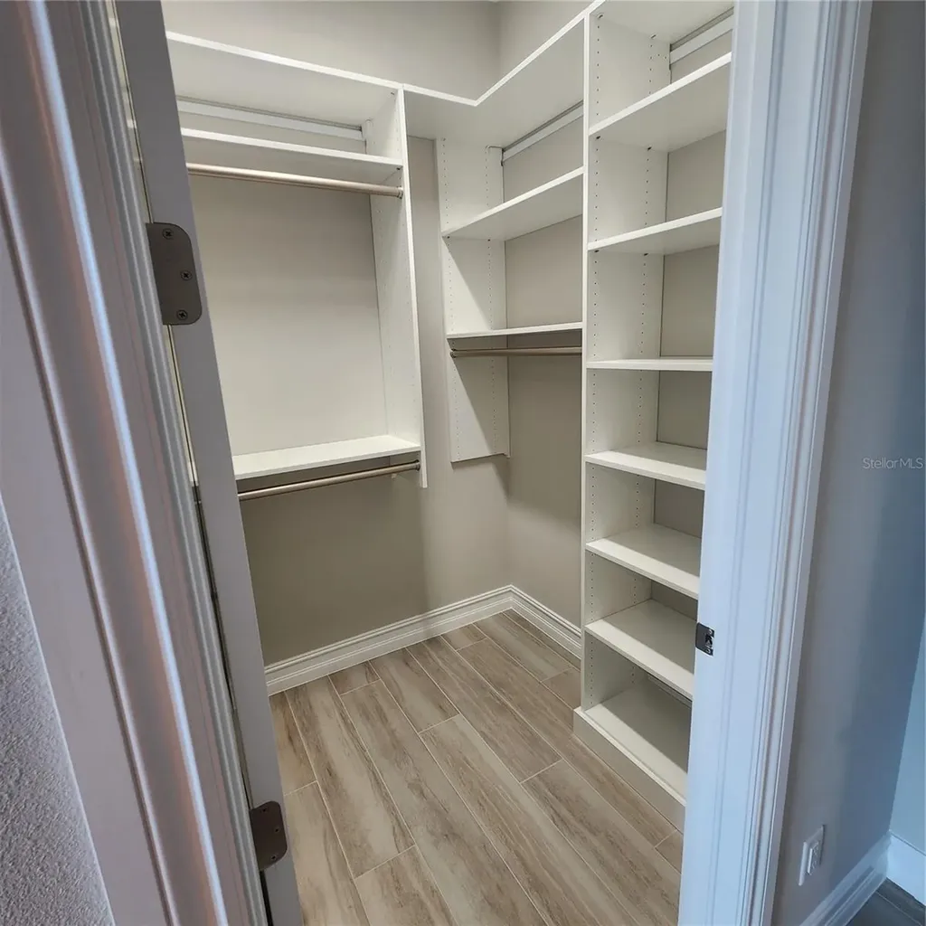 512 Blue Shell Loop Sarasota FL 34240