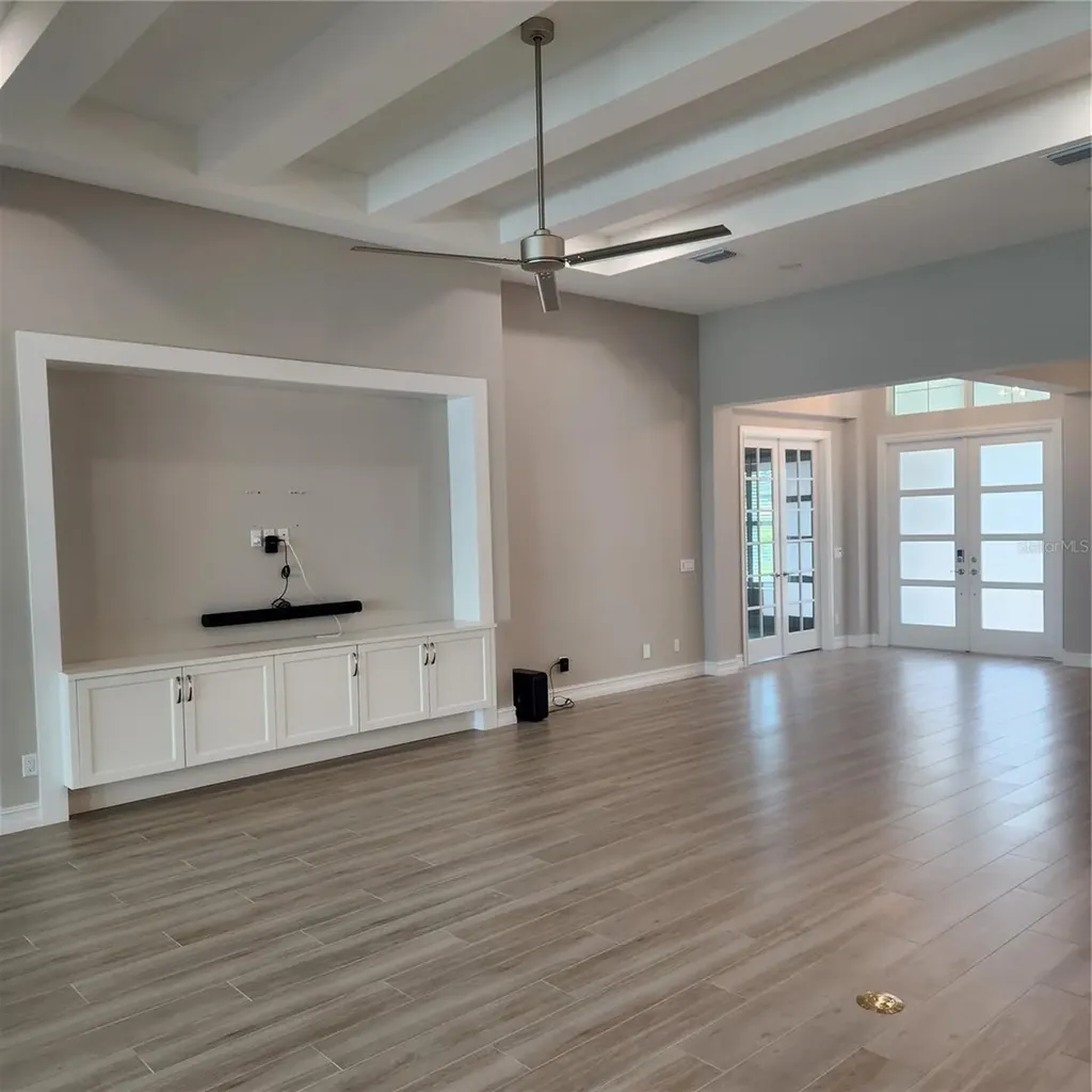 512 Blue Shell Loop Sarasota FL 34240