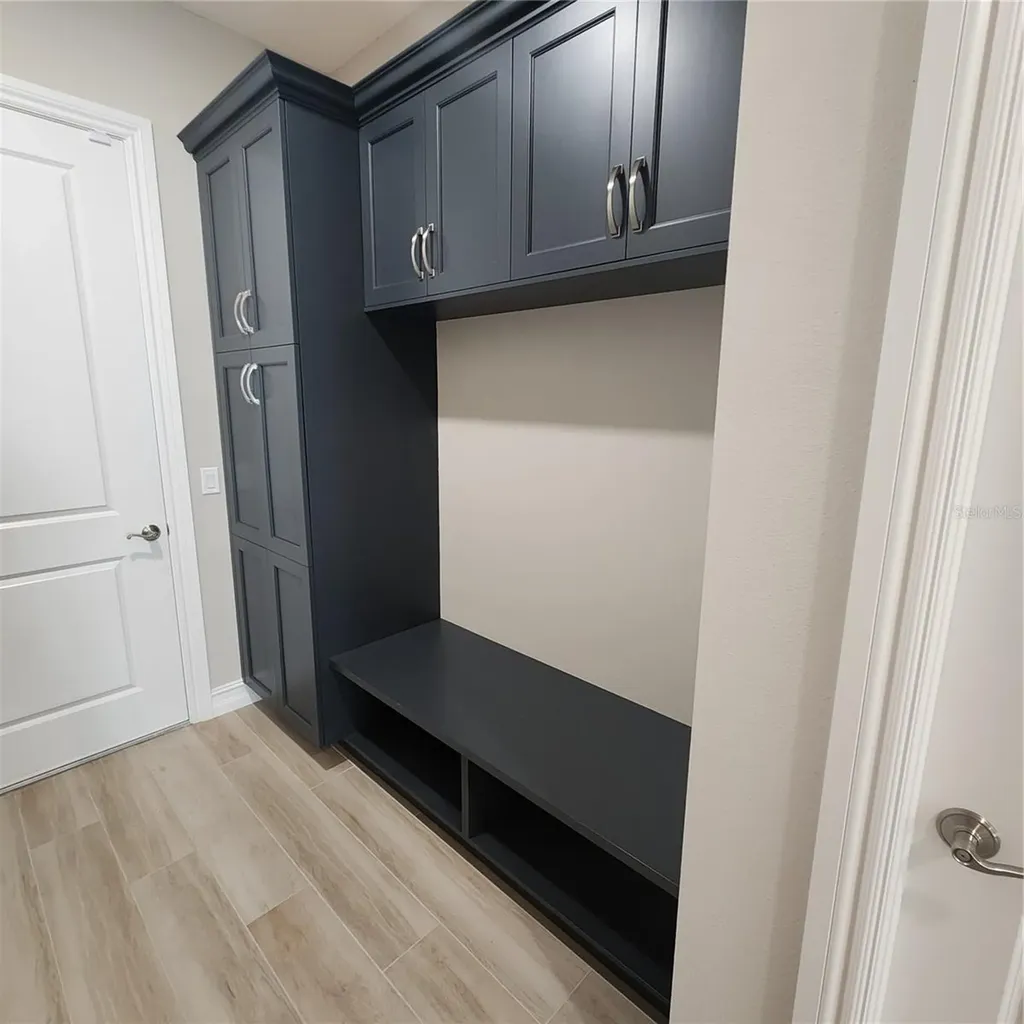 512 Blue Shell Loop Sarasota FL 34240