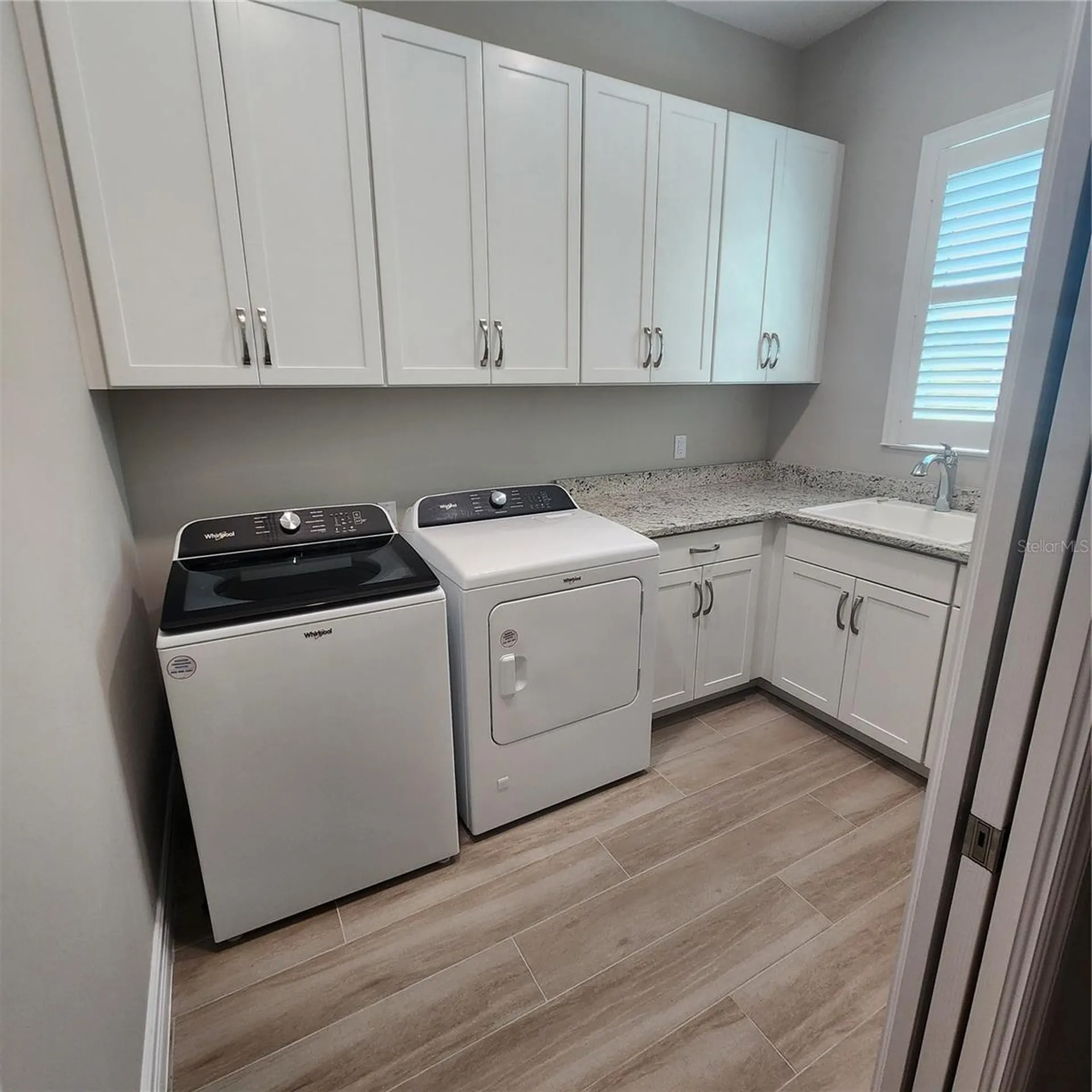 512 Blue Shell Loop Sarasota FL 34240
