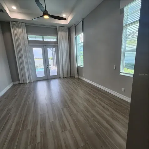 512 Blue Shell Loop Sarasota FL 34240