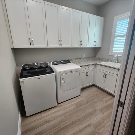 512 Blue Shell Loop Sarasota FL 34240