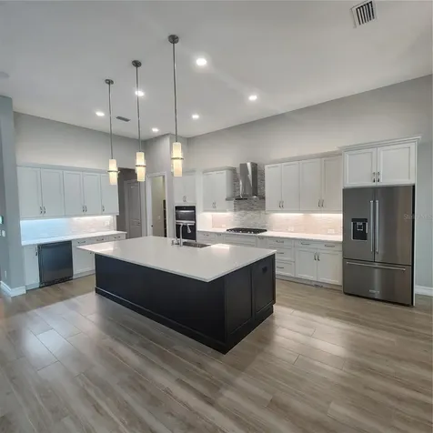 512 Blue Shell Loop Sarasota FL 34240