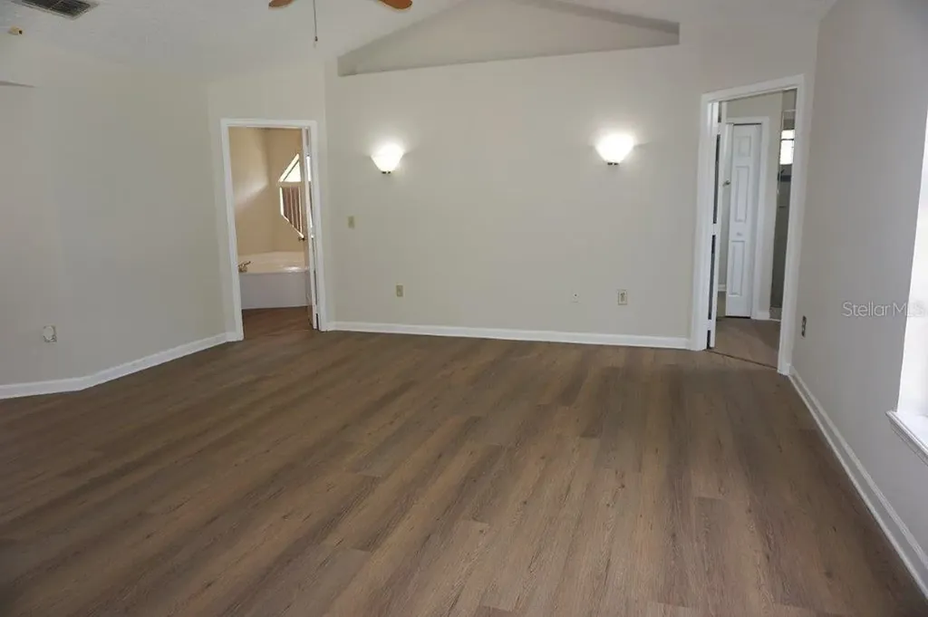 8021 Landgrove Court Orlando FL 32819
