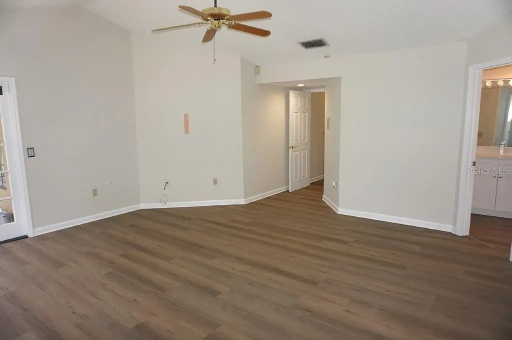8021 Landgrove Court Orlando FL 32819