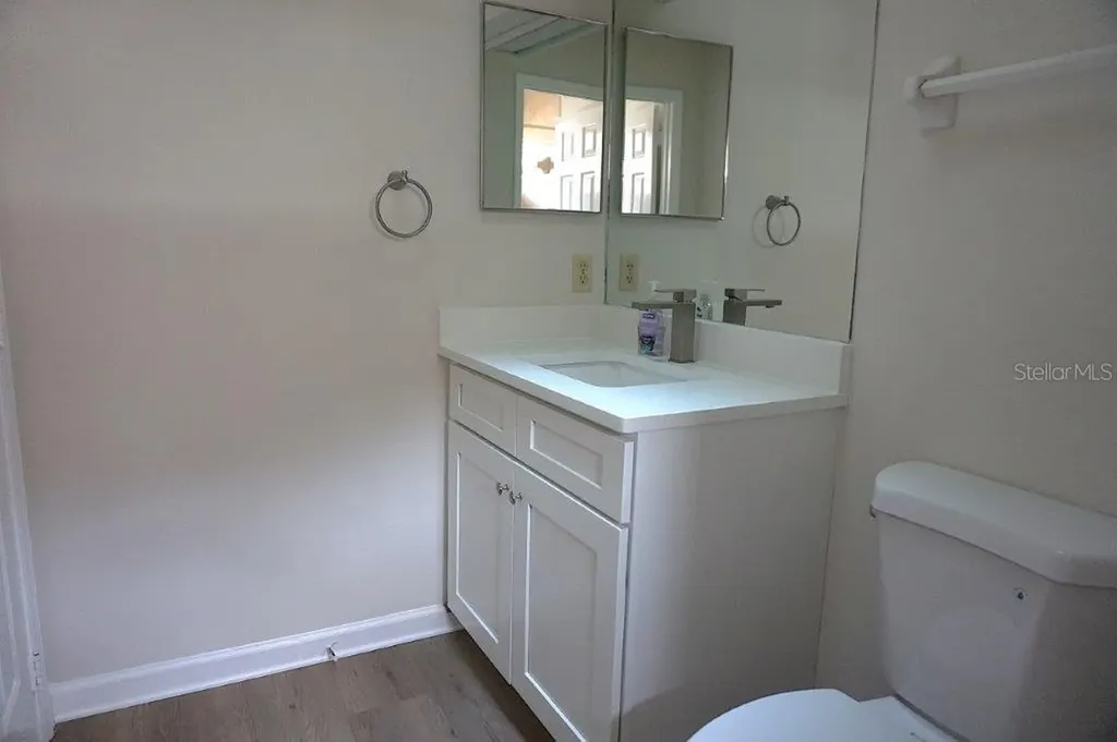 8021 Landgrove Court Orlando FL 32819