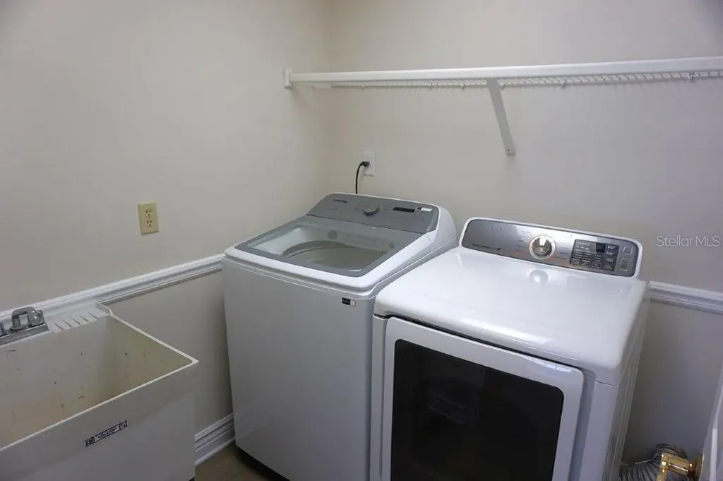 8021 Landgrove Court Orlando FL 32819
