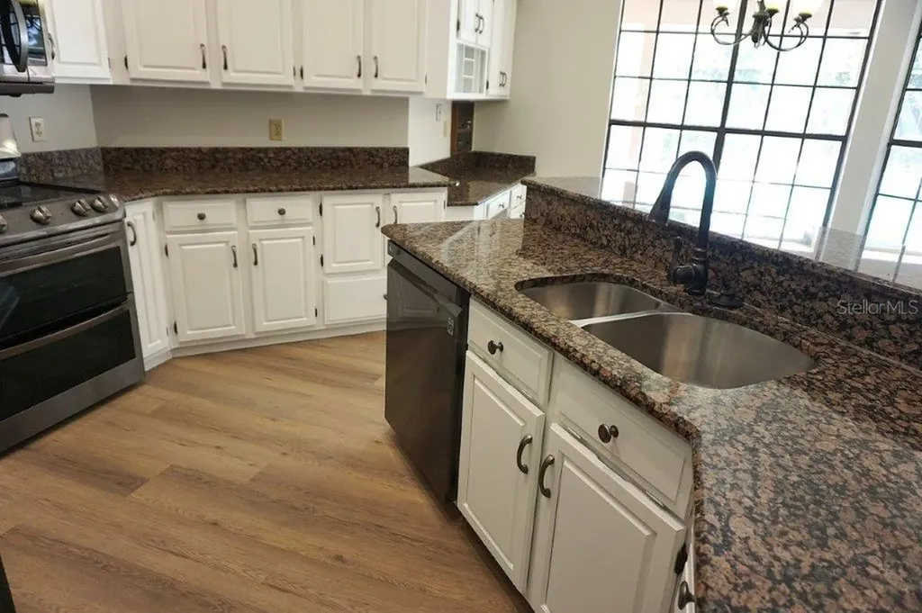 8021 Landgrove Court Orlando FL 32819