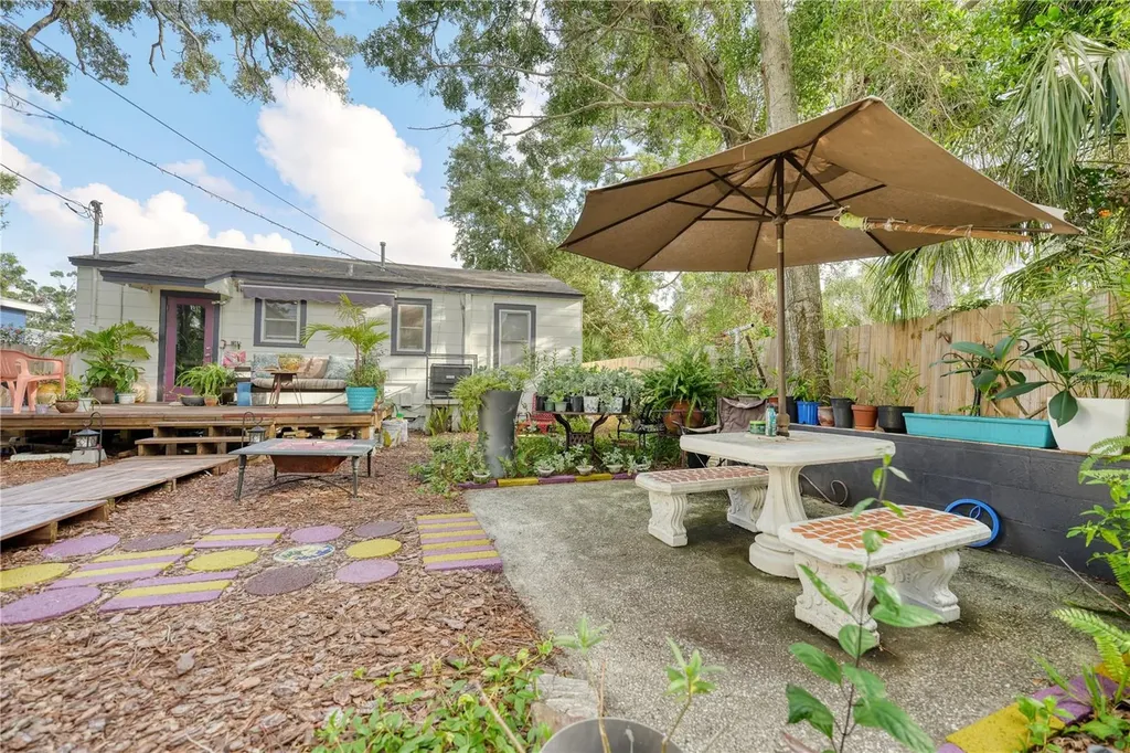 735 26th Avenue S St Petersburg FL 33705