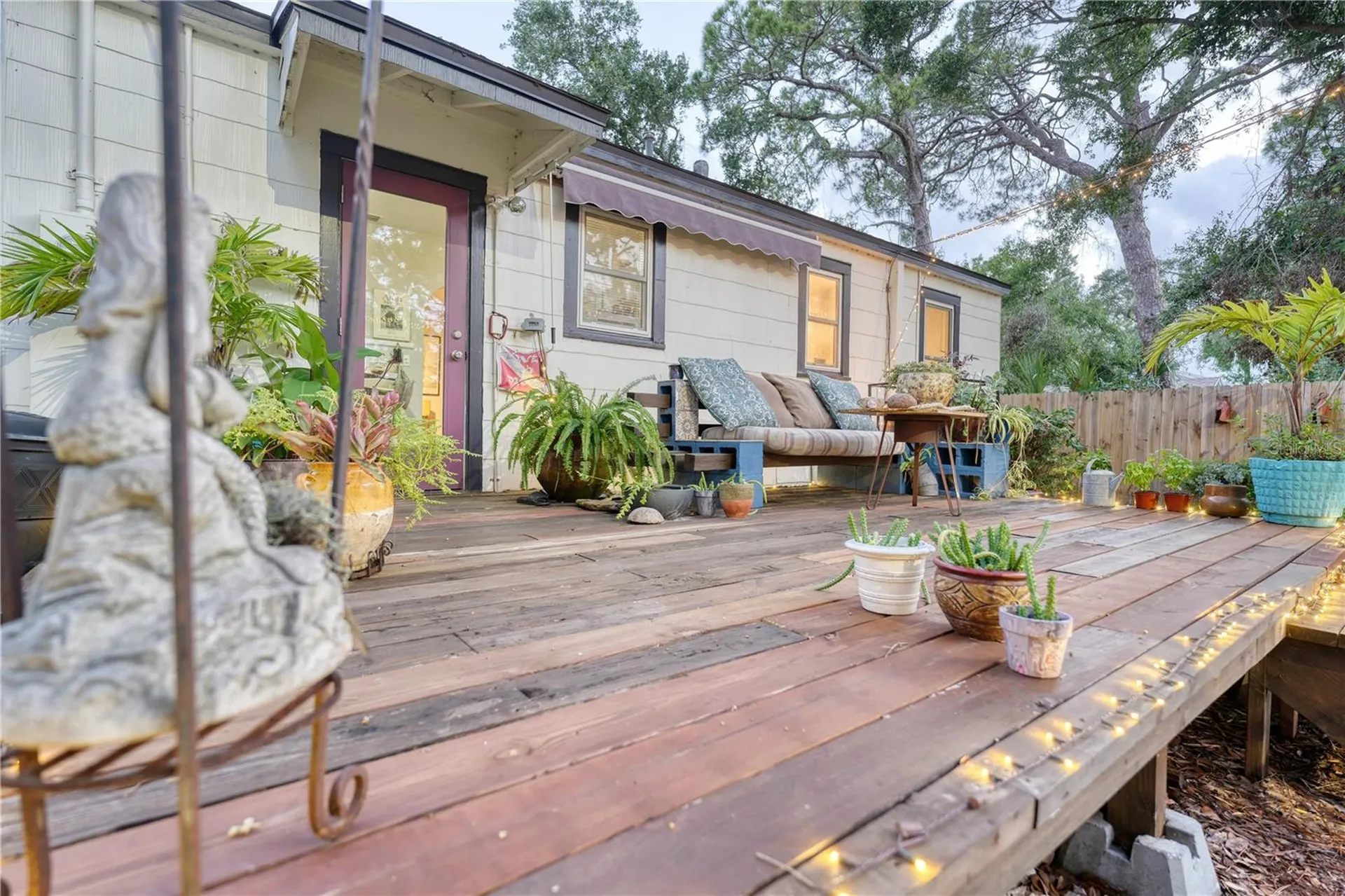 735 26th Avenue S St Petersburg FL 33705