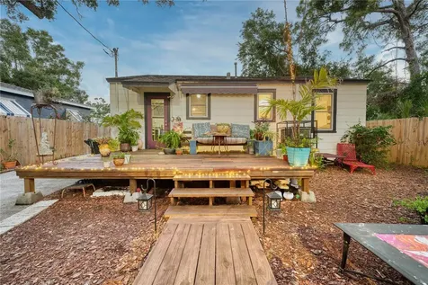 735 26th Avenue S St Petersburg FL 33705