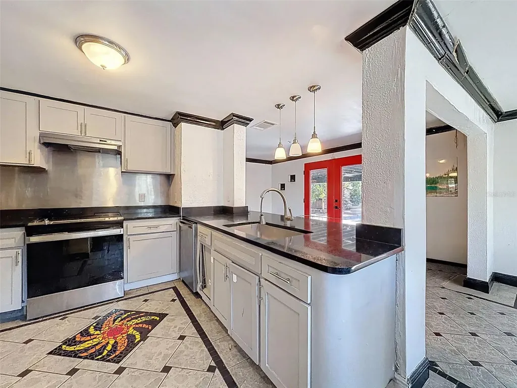 2206 Howard Lane Tampa FL 33612