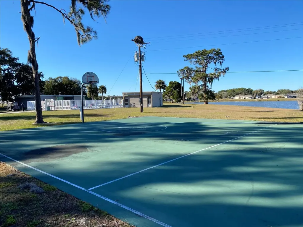 1605 Club Circle Lakeshore FL 33854