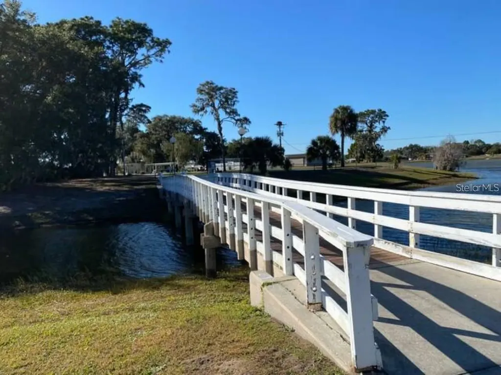 1605 Club Circle Lakeshore FL 33854