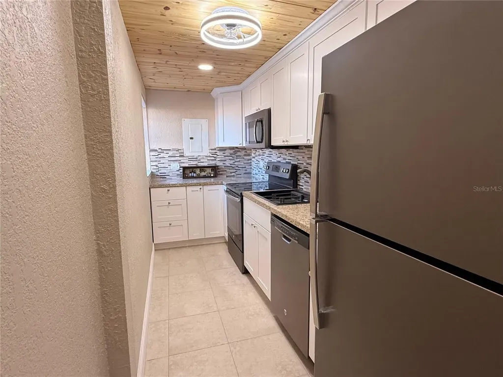 1605 Club Circle Lakeshore FL 33854