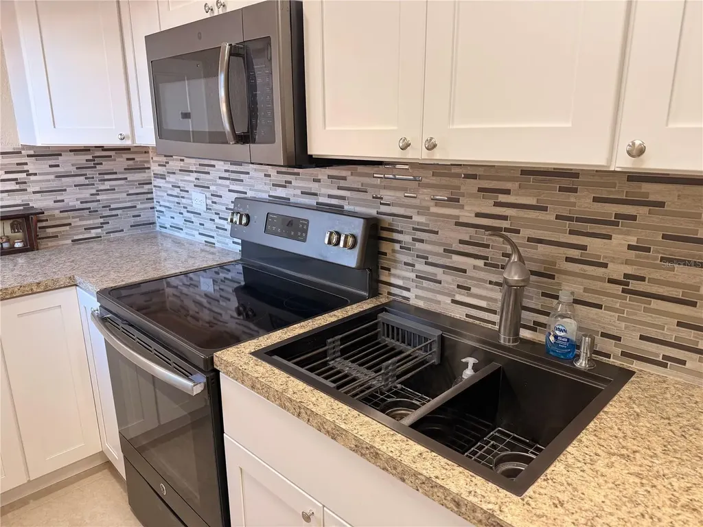 1605 Club Circle Lakeshore FL 33854