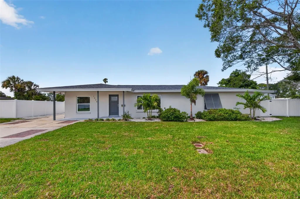 4899 Venetian Place NE St Petersburg FL 33703