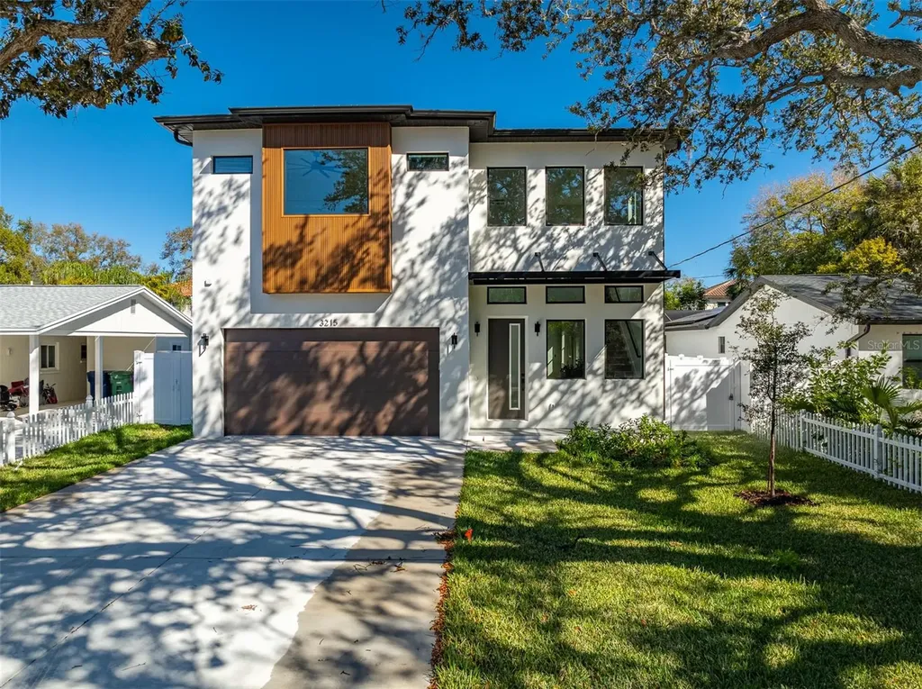 3215 W Price Avenue Tampa FL 33611