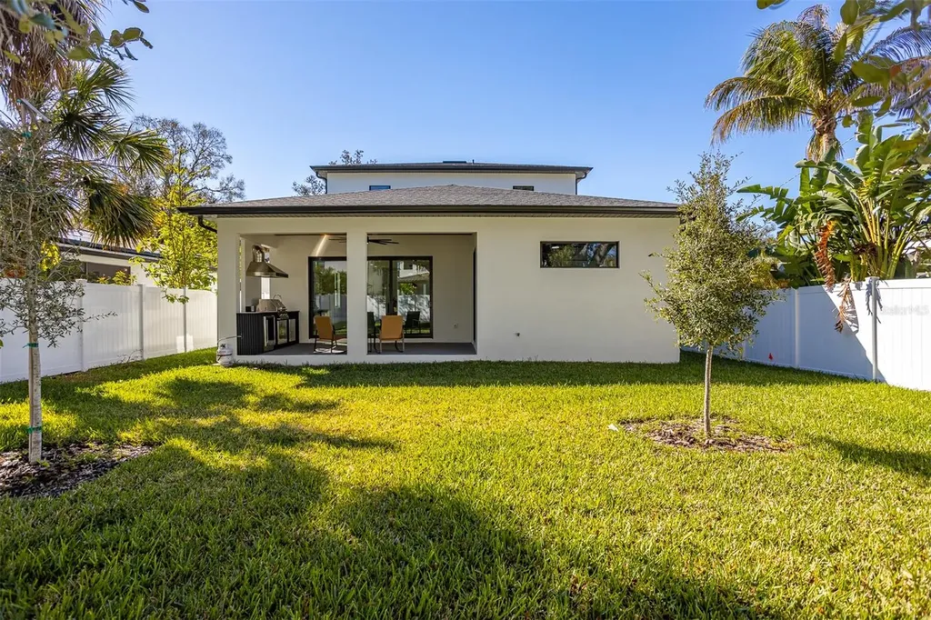 3215 W Price Avenue Tampa FL 33611