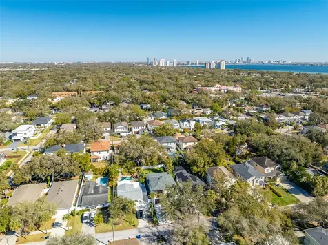 3215 W Price Avenue Tampa FL 33611