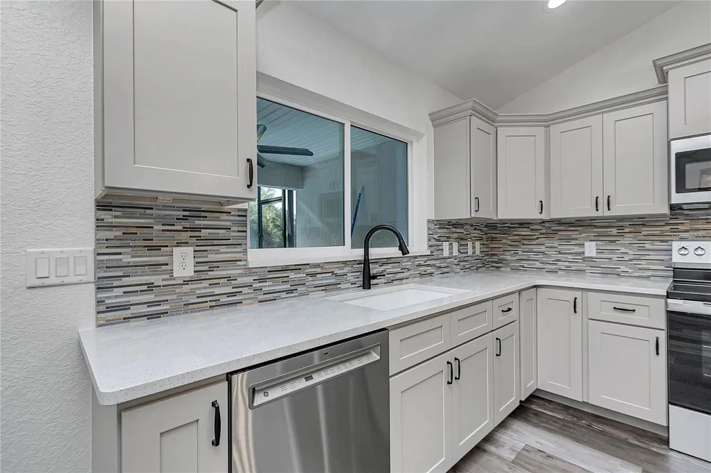 18471 SW 66 Loop Dunnellon FL 34432