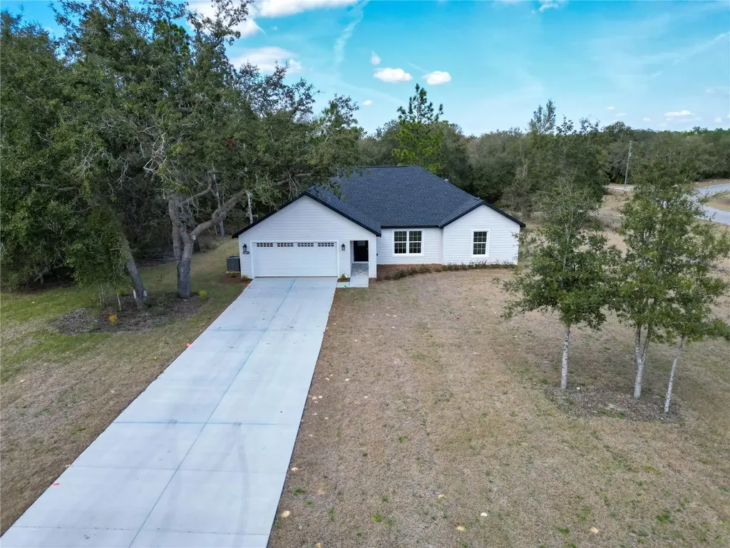 18471 SW 66 Loop Dunnellon FL 34432