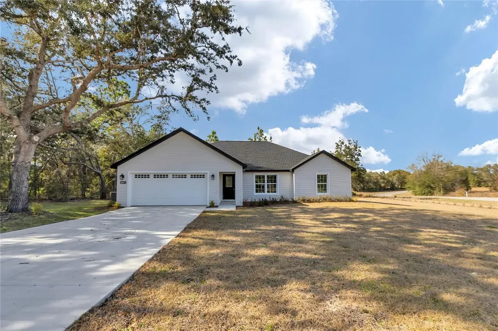 18471 SW 66 Loop Dunnellon FL 34432