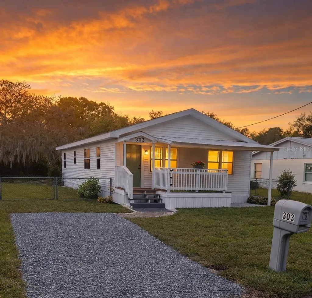 303 Clayton Road Auburndale FL 33823