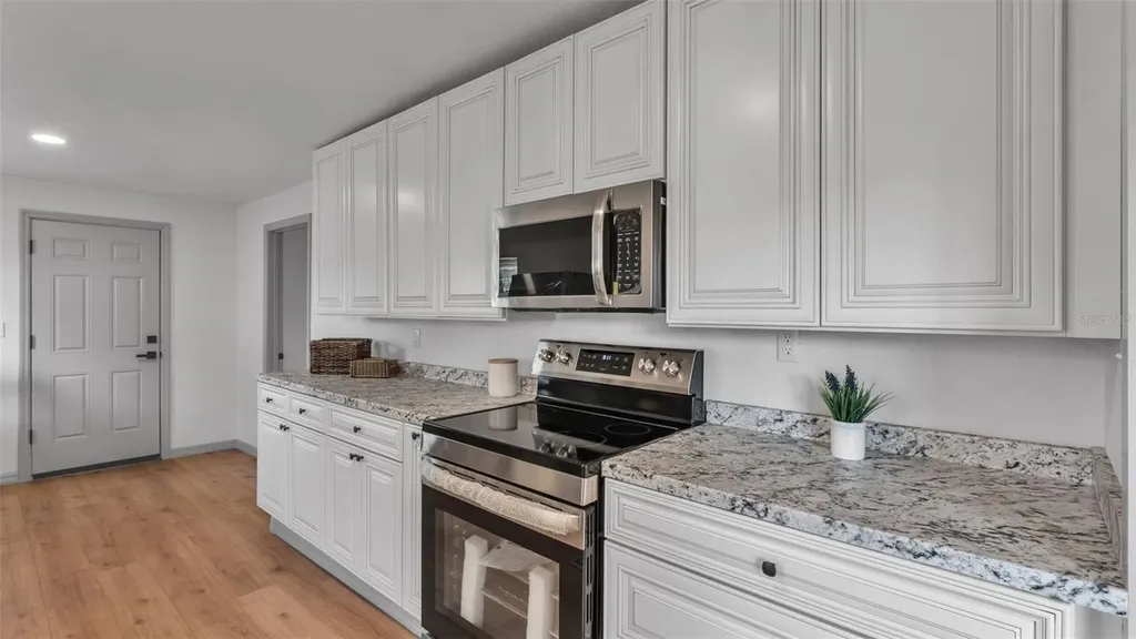 303 Clayton Road Auburndale FL 33823