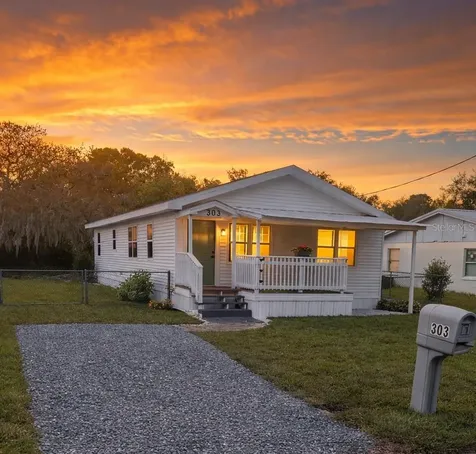 303 Clayton Road Auburndale FL 33823