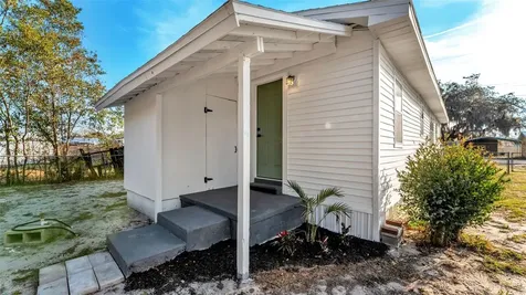 303 Clayton Road Auburndale FL 33823