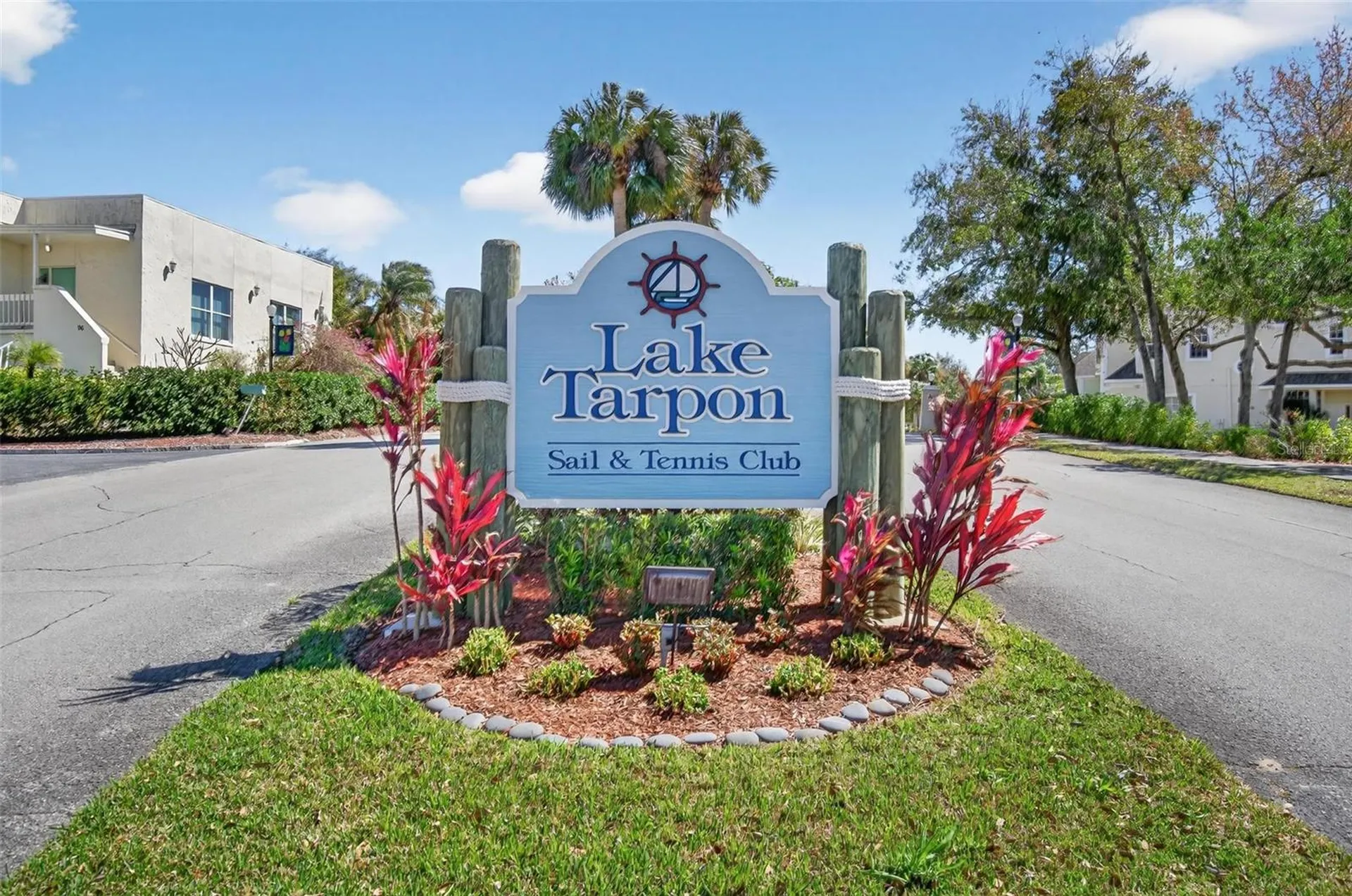 90 S Highland Avenue Tarpon Springs FL 34689