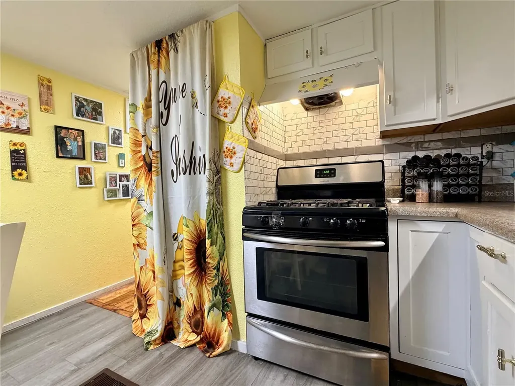 498 King Charles Circle Deland FL 32724