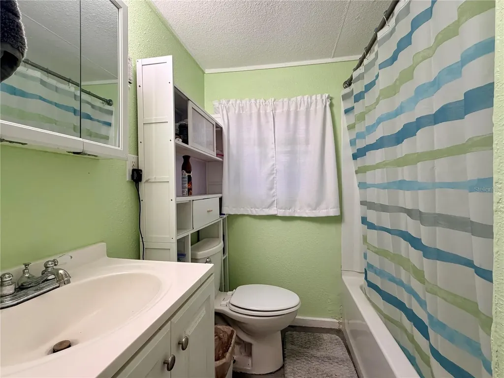 498 King Charles Circle Deland FL 32724