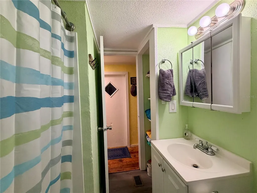 498 King Charles Circle Deland FL 32724