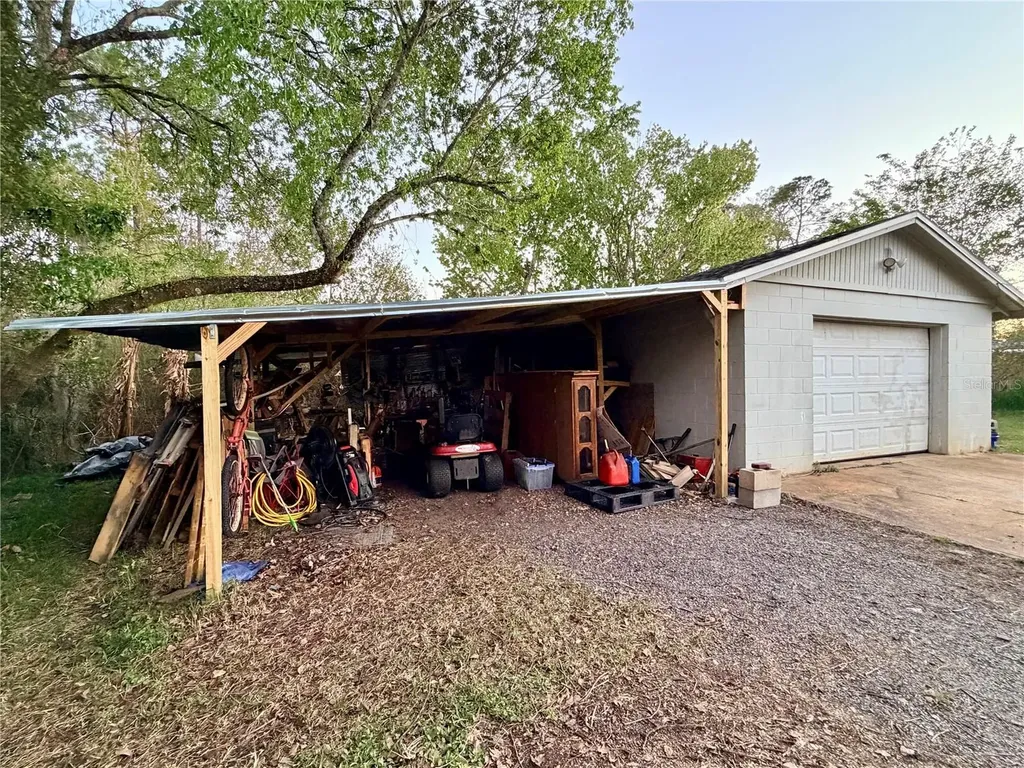 498 King Charles Circle Deland FL 32724