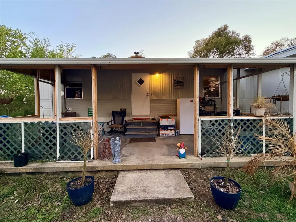 498 King Charles Circle Deland FL 32724